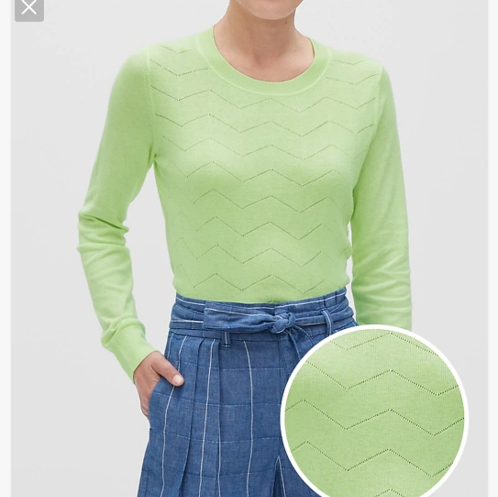 Banana Republic zig zag crewneck sweater